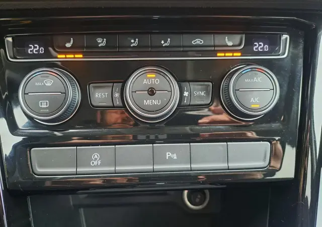 VOLKSWAGEN Touran 1.4 TSI (BlueMotion Technology) DSG Highline