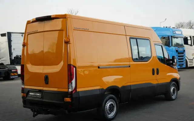 IVECO DAILY 35-130 / BRYGADÓWKA / 7 MIEJSC / BLASZAK / FURGON / SPROWADZONY 