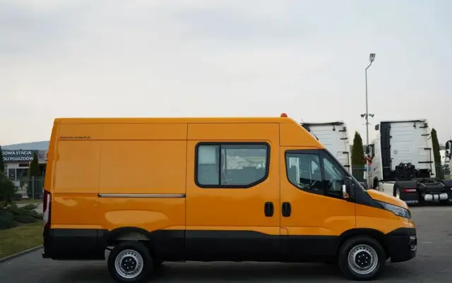 IVECO DAILY 35-130 / BRYGADÓWKA / 7 MIEJSC / BLASZAK / FURGON / SPROWADZONY 