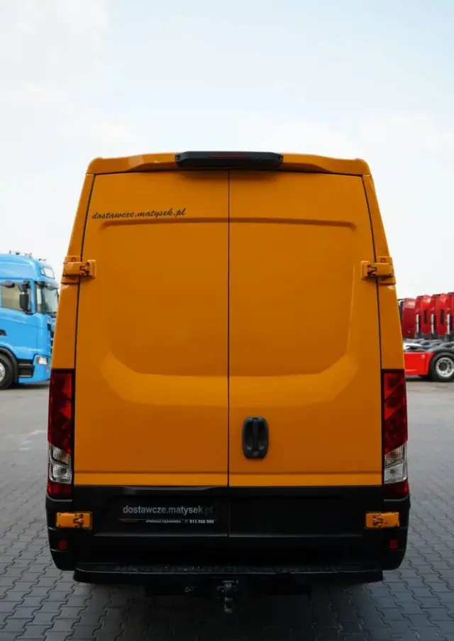 IVECO DAILY 35-130 / BRYGADÓWKA / 7 MIEJSC / BLASZAK / FURGON / SPROWADZONY 