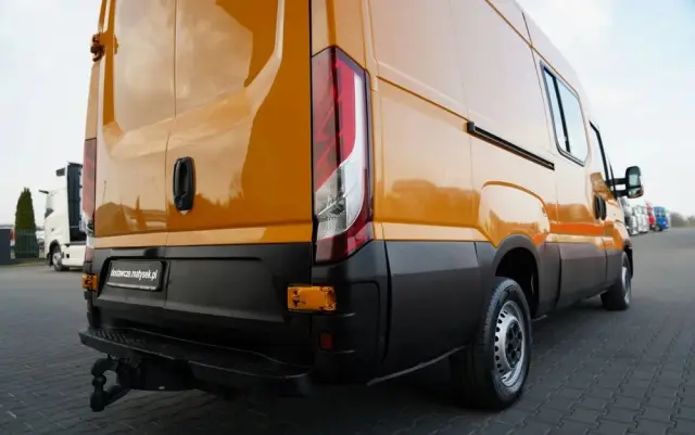 IVECO DAILY 35-130 / BRYGADÓWKA / 7 MIEJSC / BLASZAK / FURGON / SPROWADZONY 