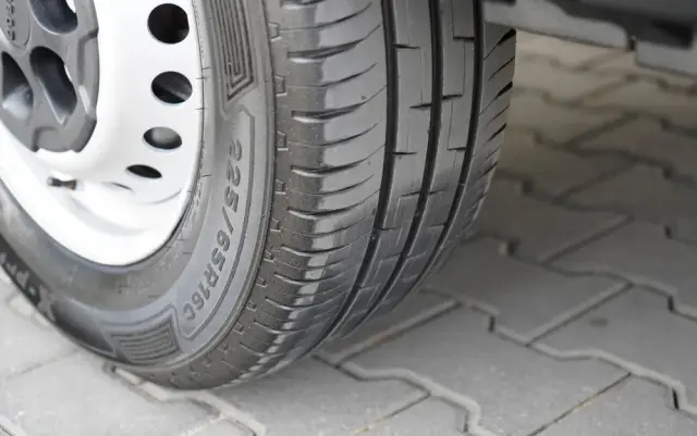 IVECO DAILY 35-130 / BRYGADÓWKA / 7 MIEJSC / BLASZAK / FURGON / SPROWADZONY 