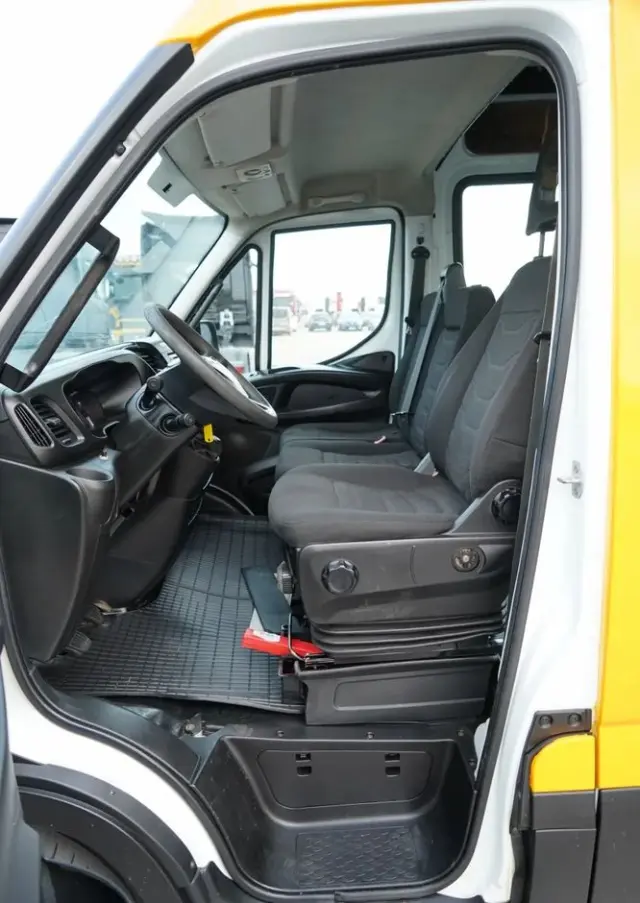 IVECO DAILY 35-130 / BRYGADÓWKA / 7 MIEJSC / BLASZAK / FURGON / SPROWADZONY 