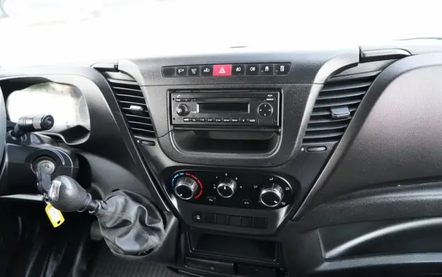 IVECO DAILY 35-130 / BRYGADÓWKA / 7 MIEJSC / BLASZAK / FURGON / SPROWADZONY 