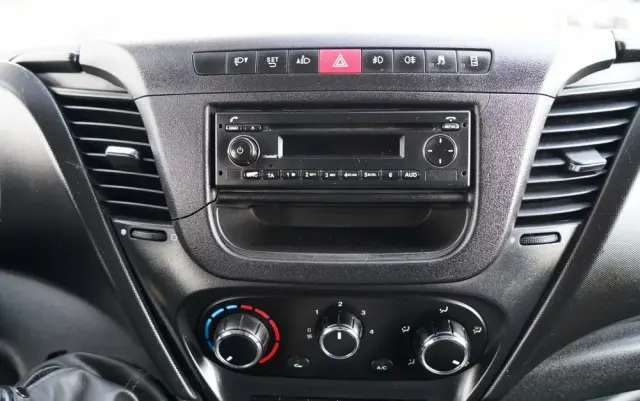 IVECO DAILY 35-130 / BRYGADÓWKA / 7 MIEJSC / BLASZAK / FURGON / SPROWADZONY 