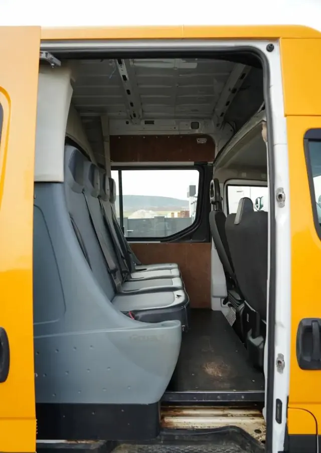 IVECO DAILY 35-130 / BRYGADÓWKA / 7 MIEJSC / BLASZAK / FURGON / SPROWADZONY 