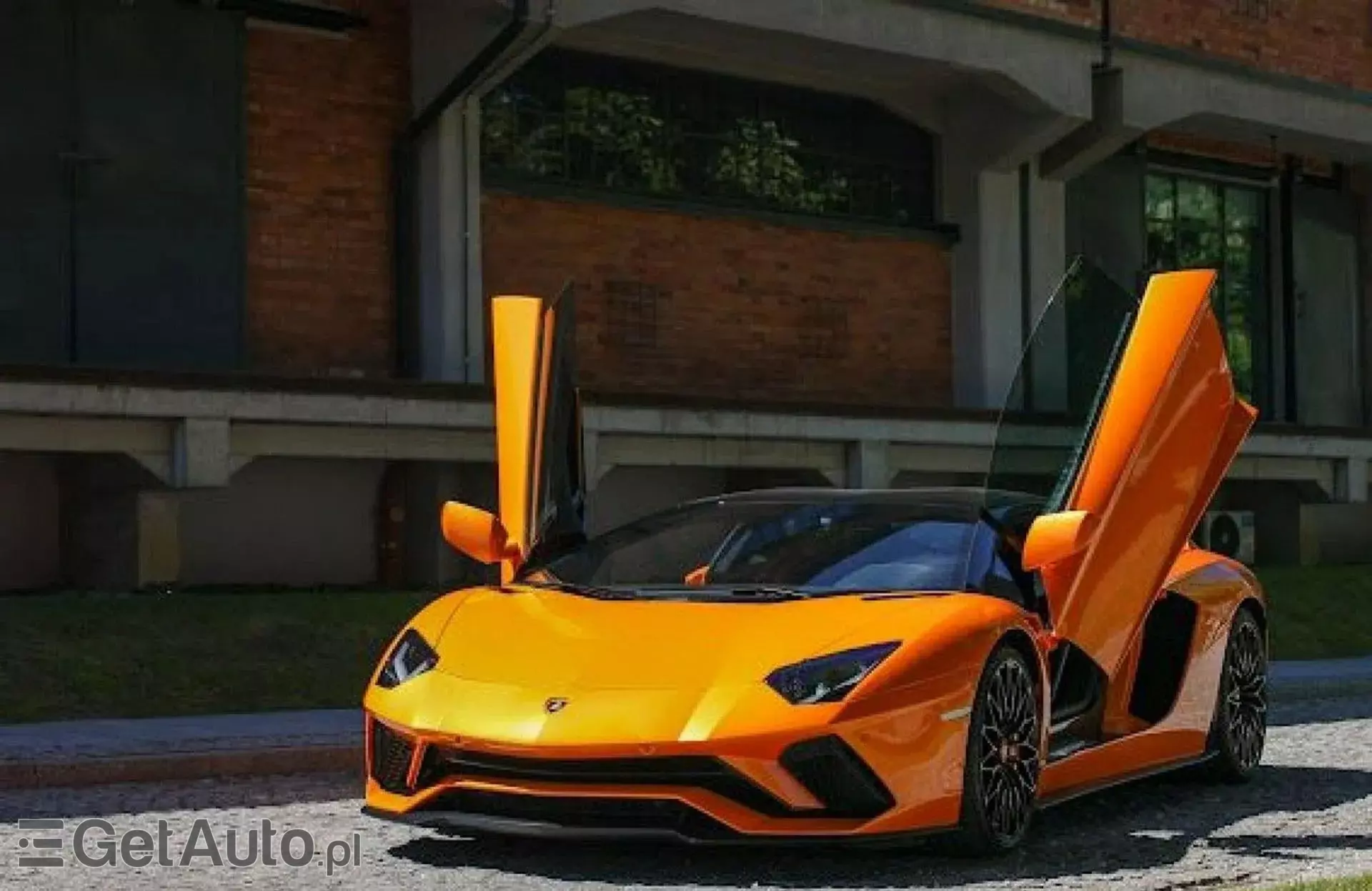 LAMBORGHINI Aventador 