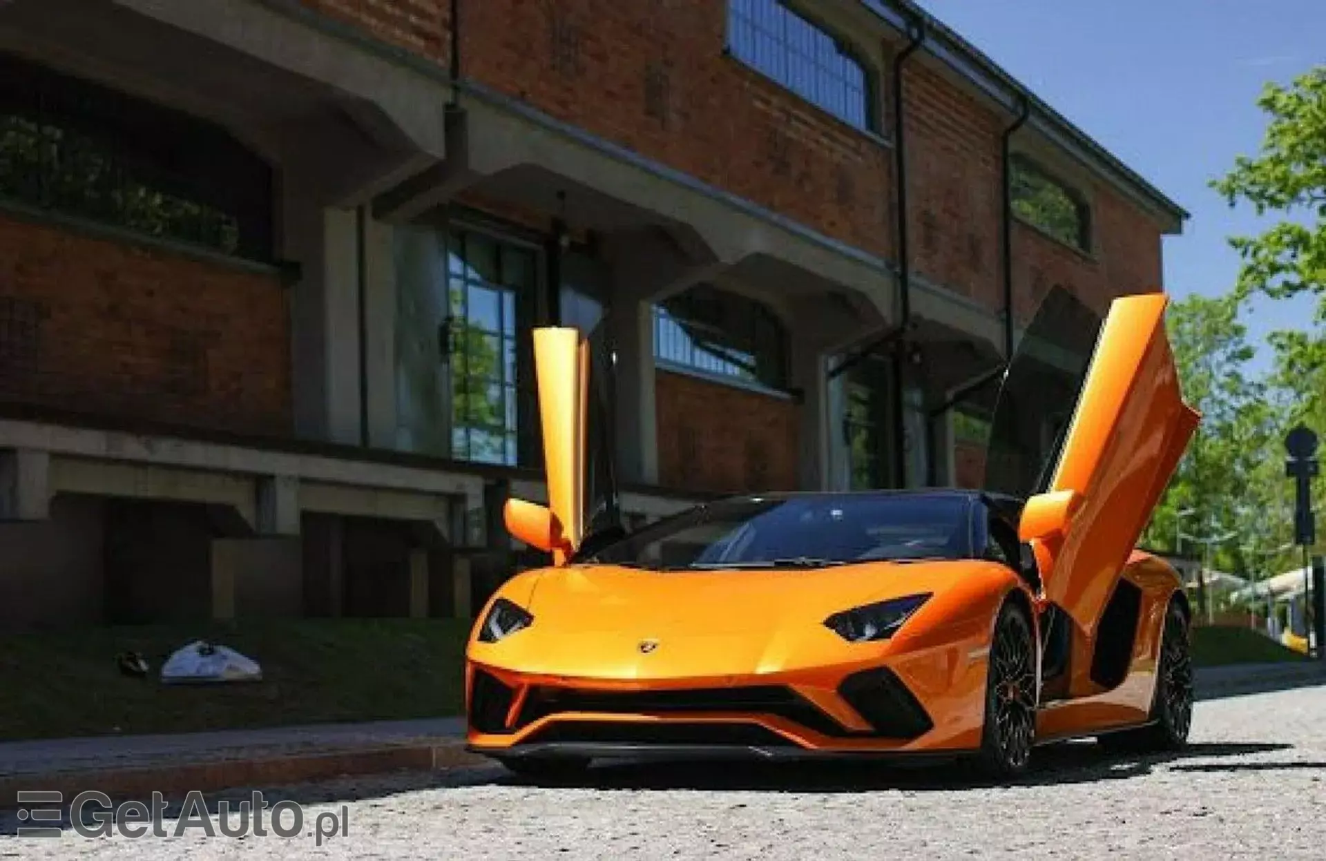 LAMBORGHINI Aventador 