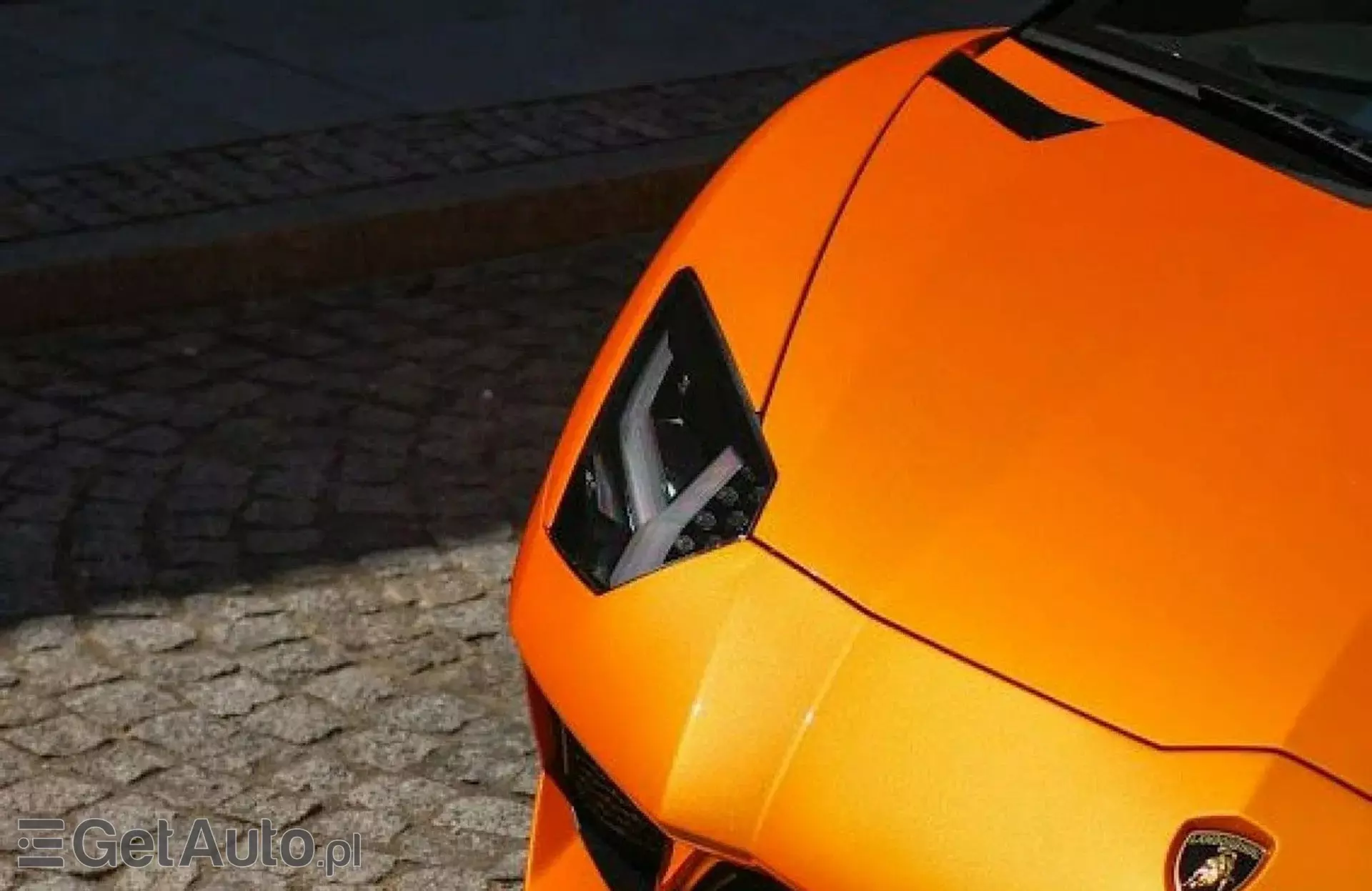 LAMBORGHINI Aventador 