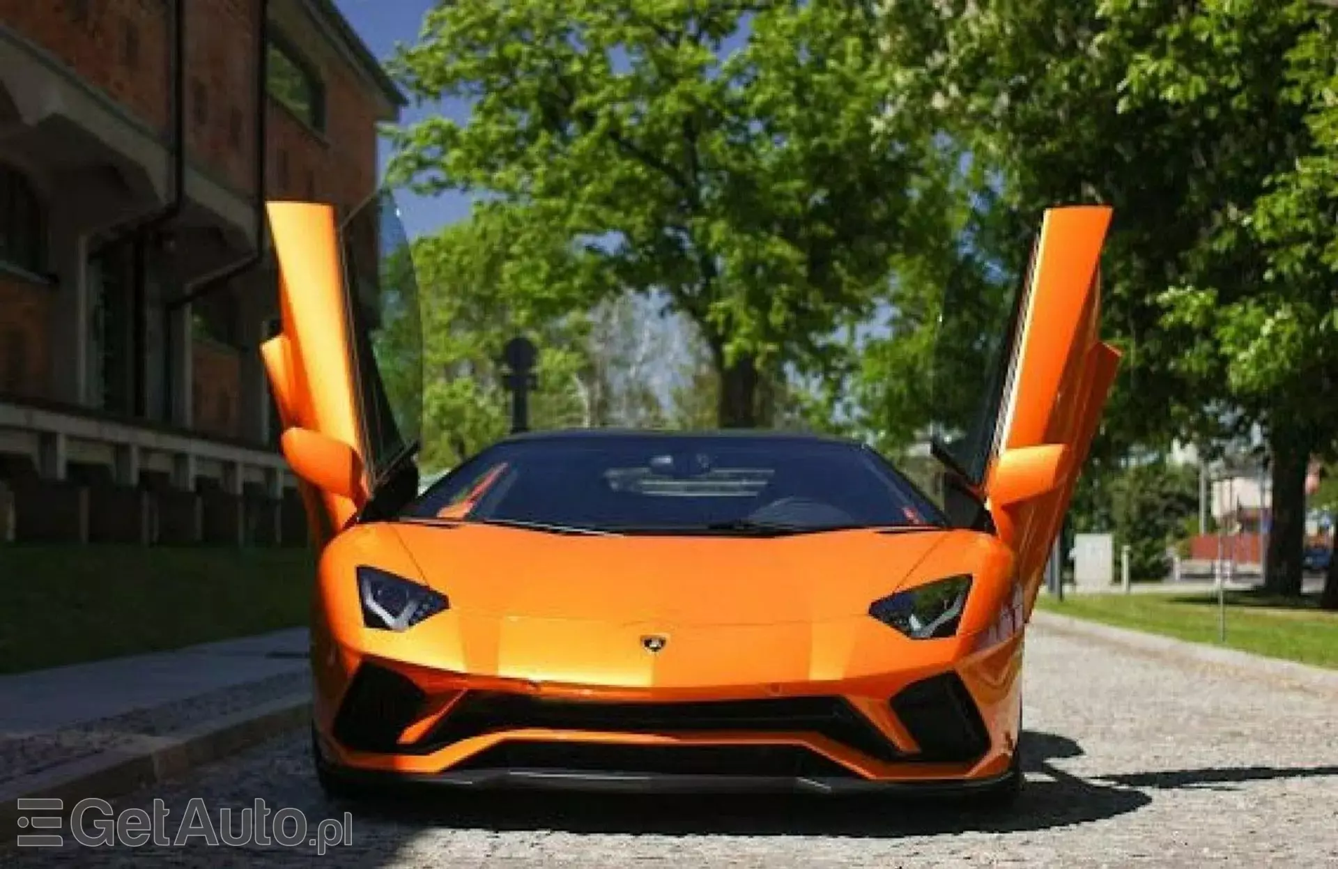 LAMBORGHINI Aventador 