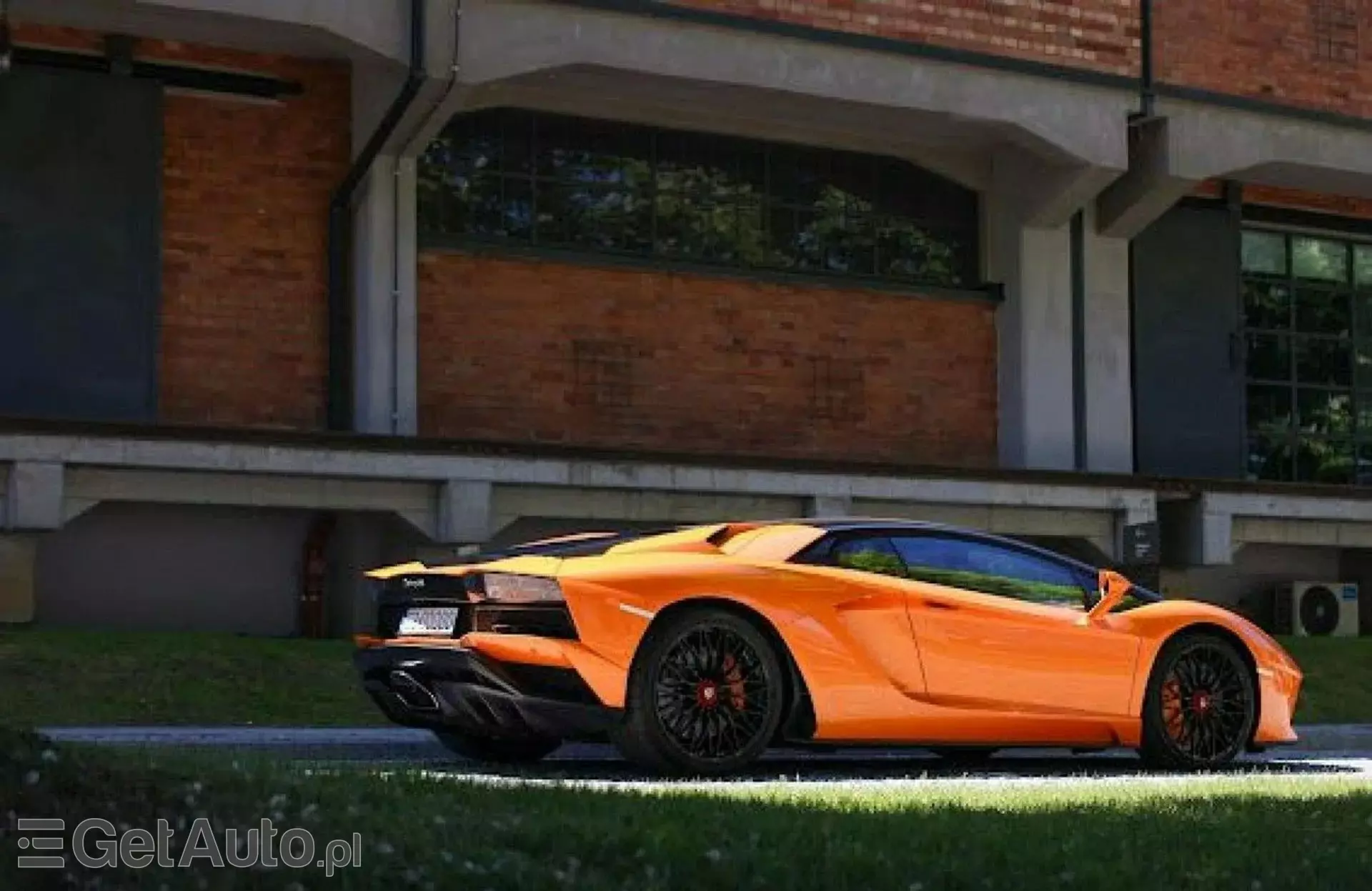 LAMBORGHINI Aventador 