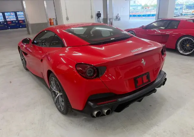 FERRARI Portofino 