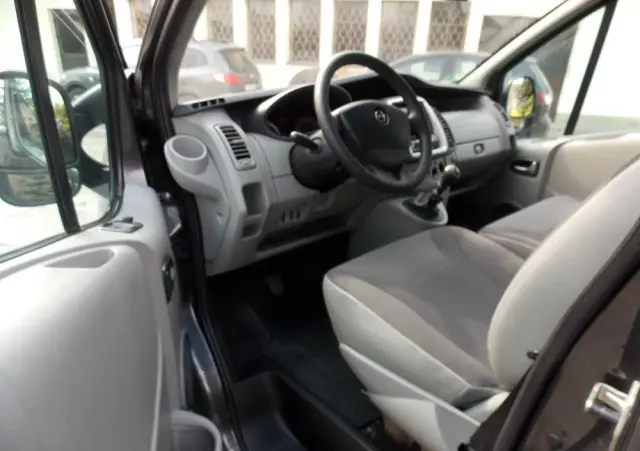 OPEL Vivaro L1H1 Tour