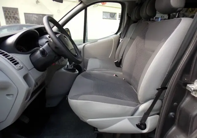 OPEL Vivaro L1H1 Tour