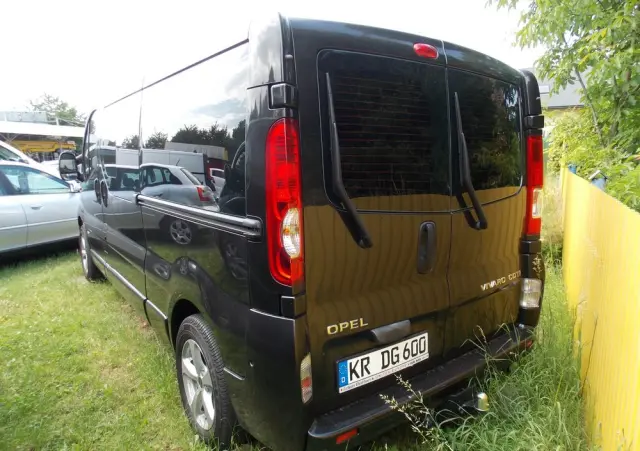 OPEL Vivaro L1H1 Tour