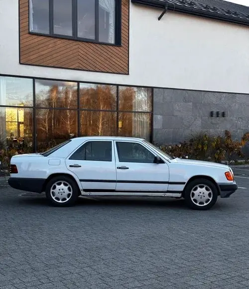 MERCEDES-BENZ 250 