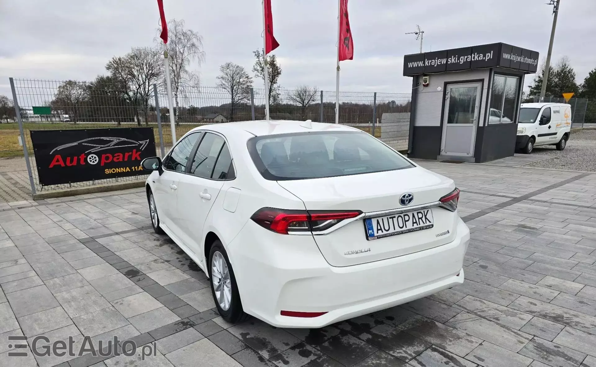 TOYOTA Corolla 1.8i (122 KM) Hybrid CVT