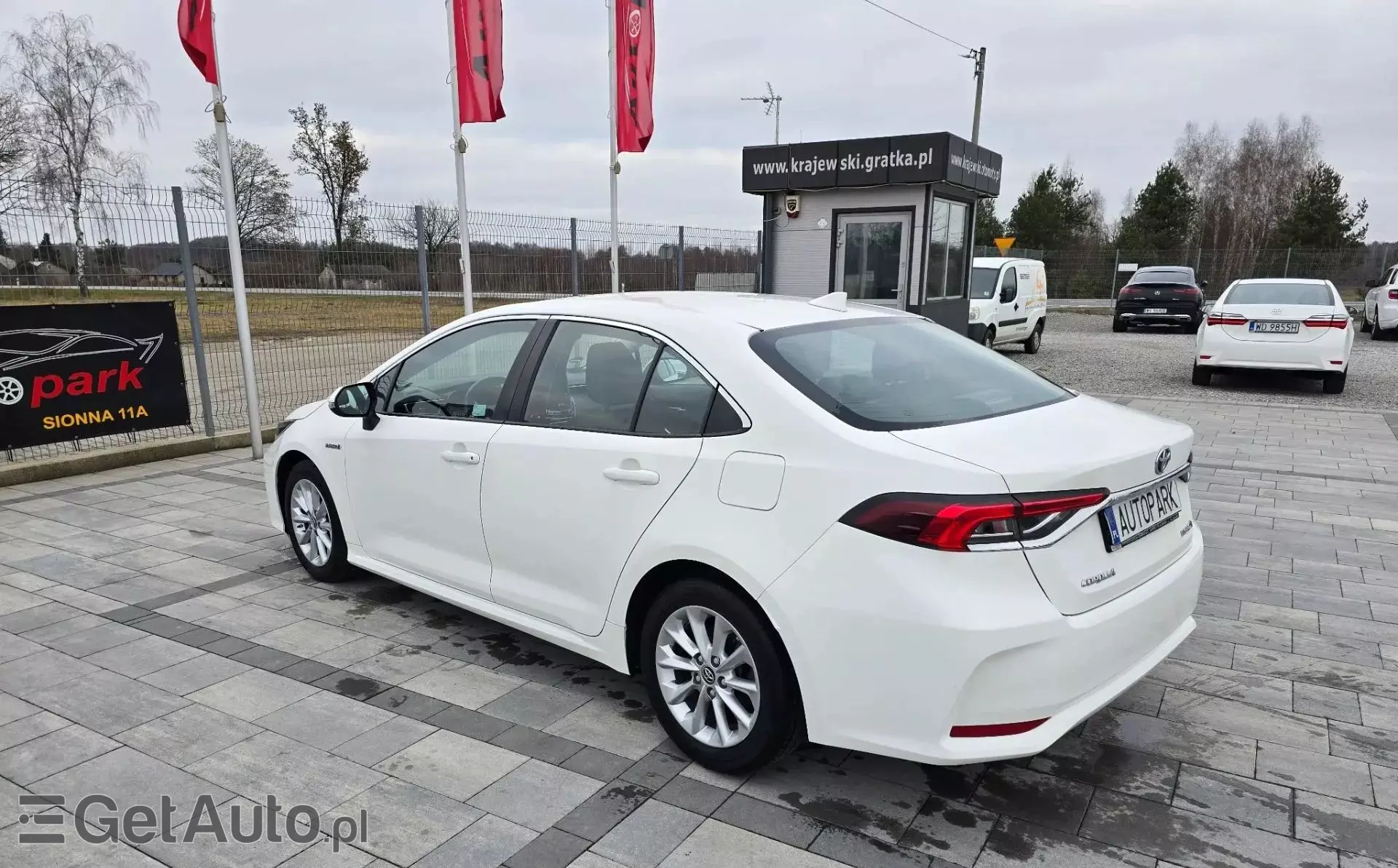 TOYOTA Corolla 1.8i (122 KM) Hybrid CVT