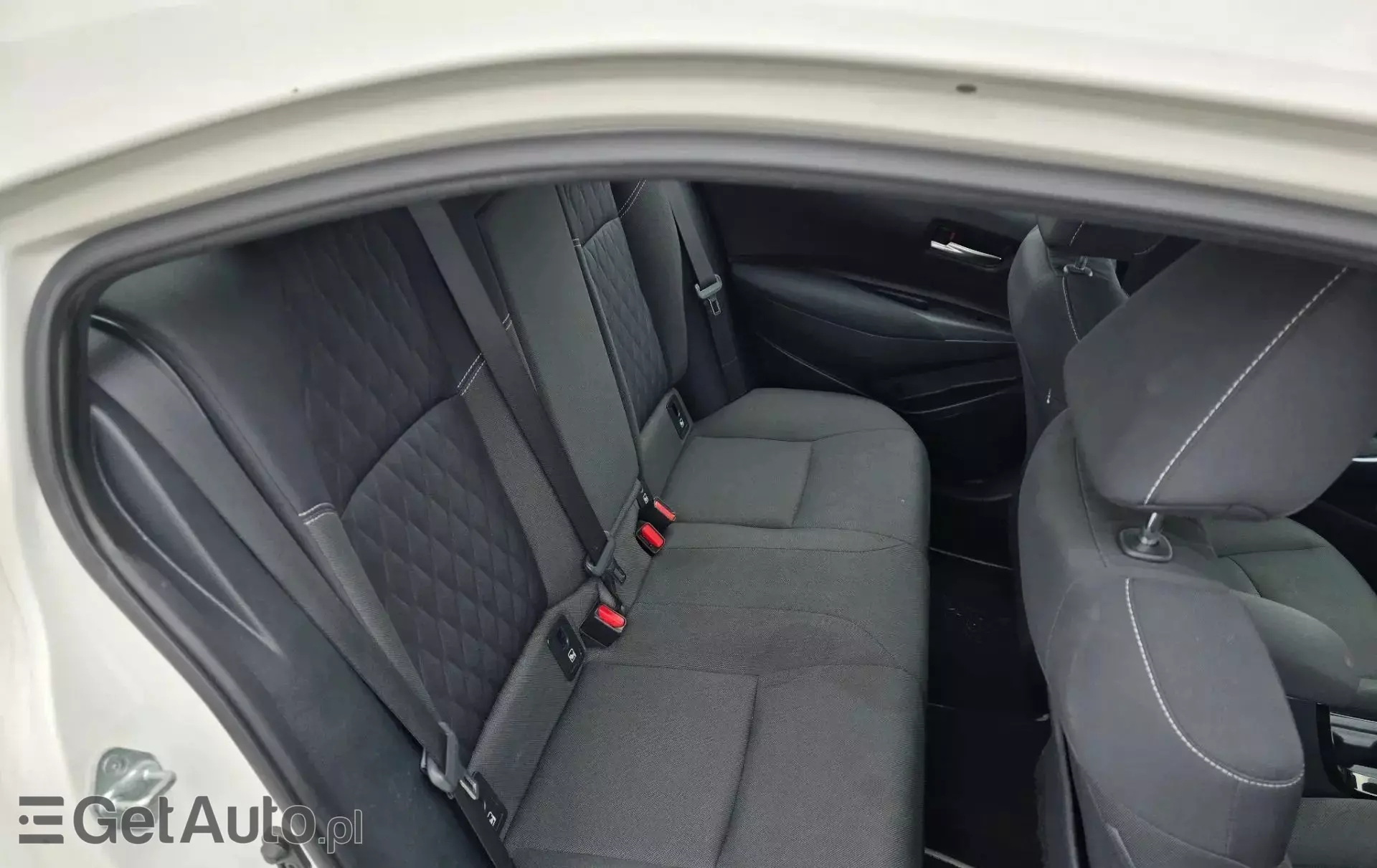 TOYOTA Corolla 1.8i (122 KM) Hybrid CVT