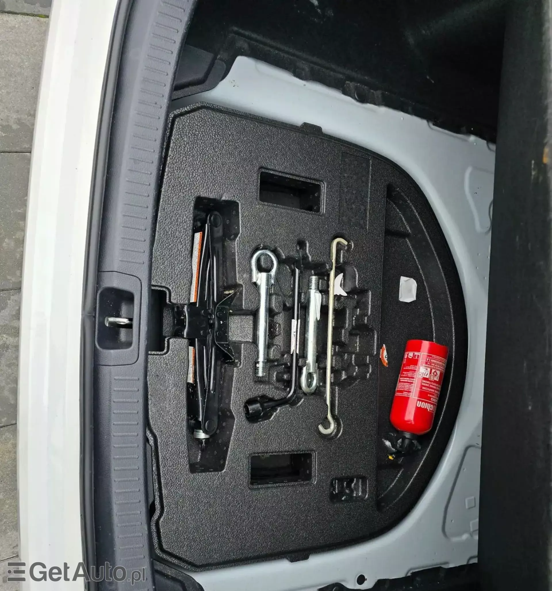 TOYOTA Corolla 1.8i (122 KM) Hybrid CVT