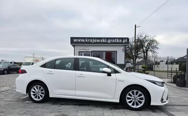 TOYOTA Corolla 1.8i (122 KM) Hybrid CVT