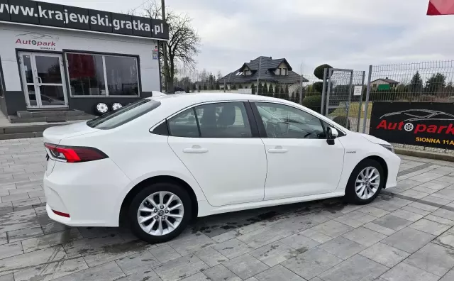 TOYOTA Corolla 1.8i (122 KM) Hybrid CVT