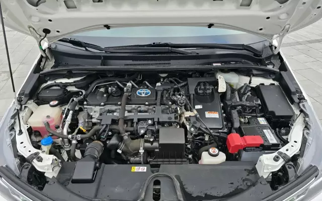 TOYOTA Corolla 1.8i (122 KM) Hybrid CVT