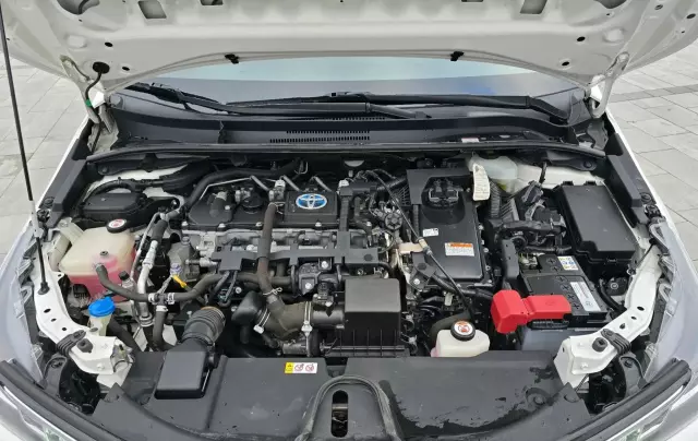 TOYOTA Corolla 1.8i (122 KM) Hybrid CVT