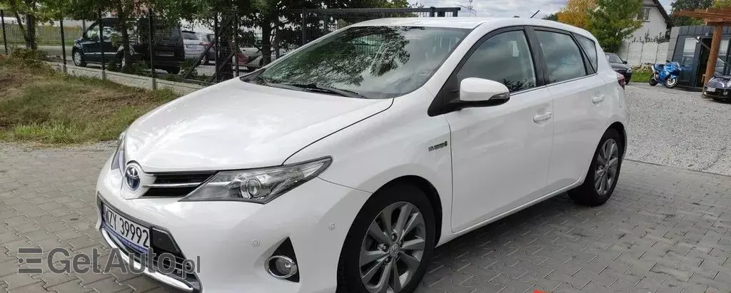 TOYOTA Auris 