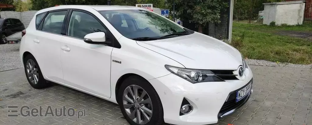 TOYOTA Auris 