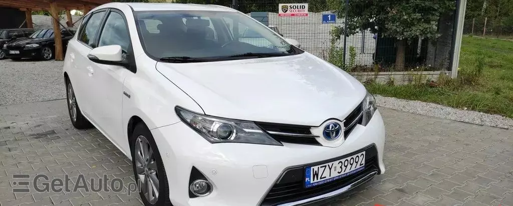 TOYOTA Auris 
