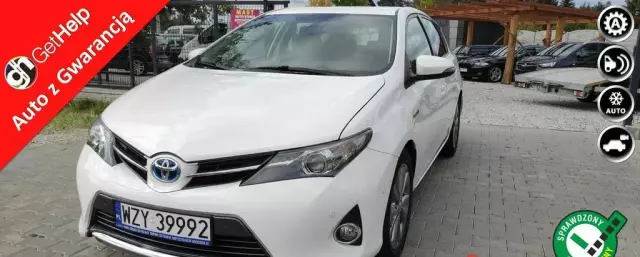 TOYOTA Auris 