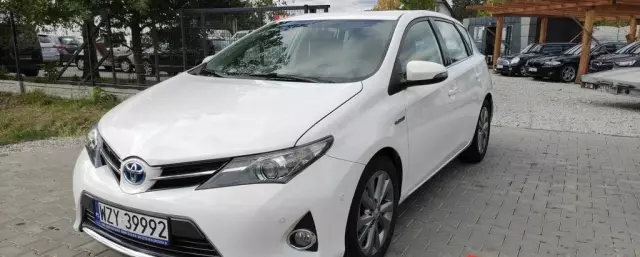 TOYOTA Auris 