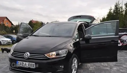 VOLKSWAGEN Golf Sportsvan 