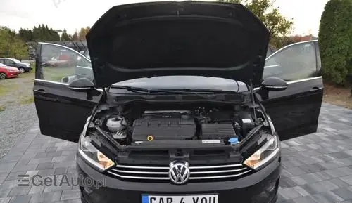 VOLKSWAGEN Golf Sportsvan 