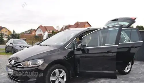 VOLKSWAGEN Golf Sportsvan 