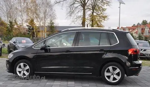 VOLKSWAGEN Golf Sportsvan 