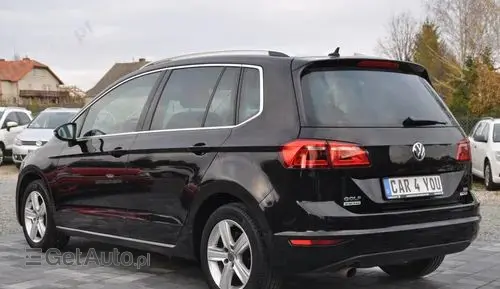 VOLKSWAGEN Golf Sportsvan 