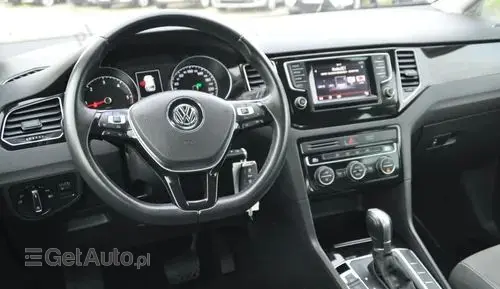VOLKSWAGEN Golf Sportsvan 