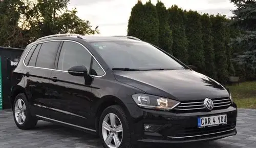 VOLKSWAGEN Golf Sportsvan 