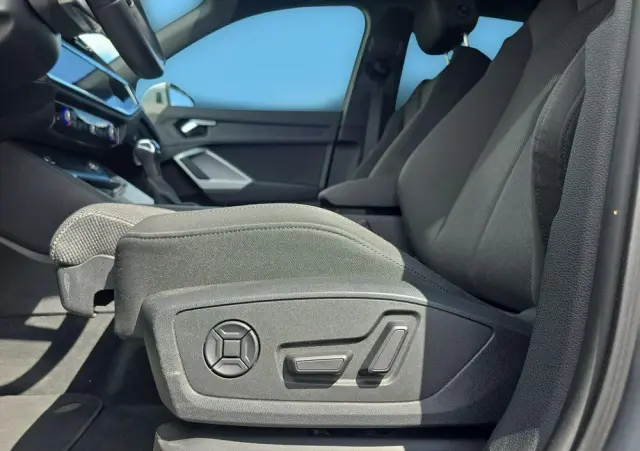 AUDI Q3 35 TFSI S tronic