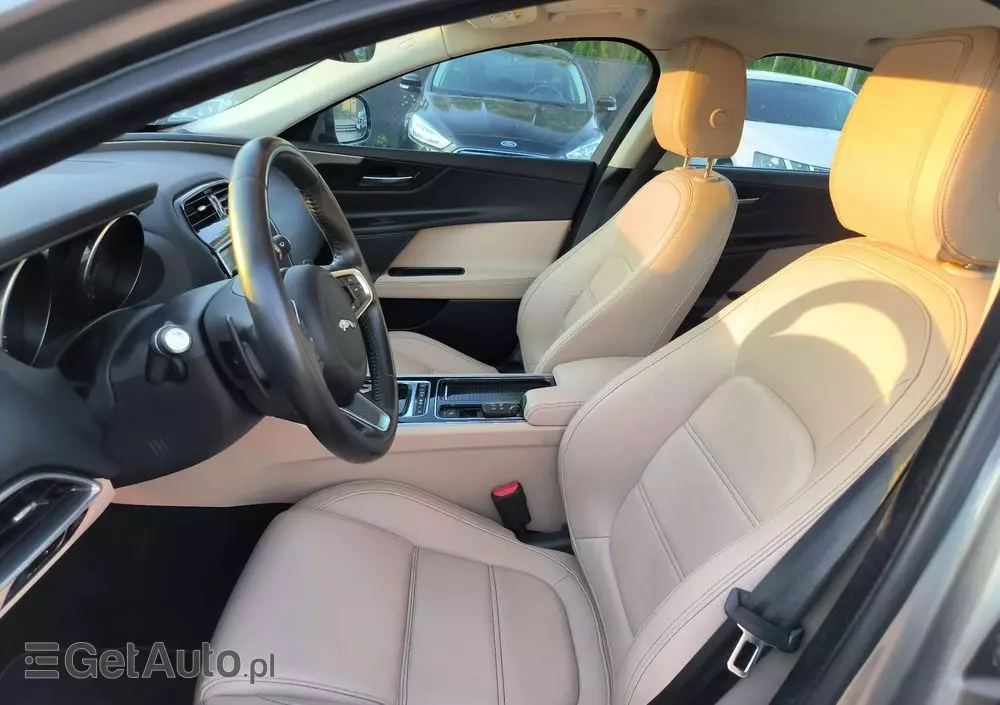 JAGUAR XE 2.0 T Prestige