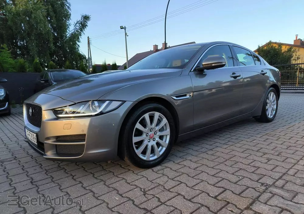 JAGUAR XE 2.0 T Prestige