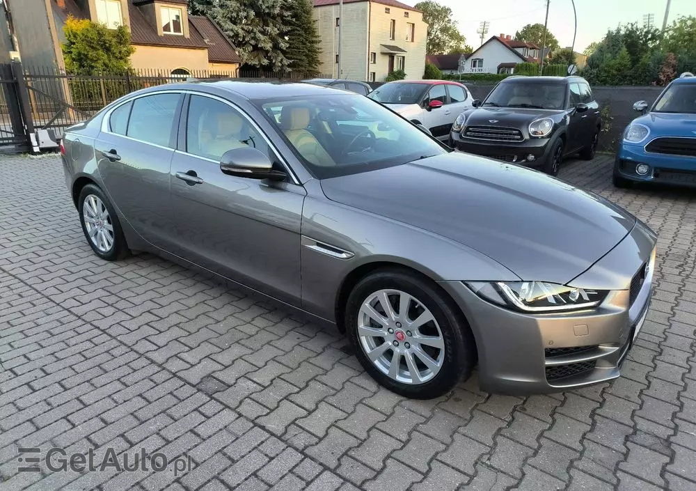JAGUAR XE 2.0 T Prestige