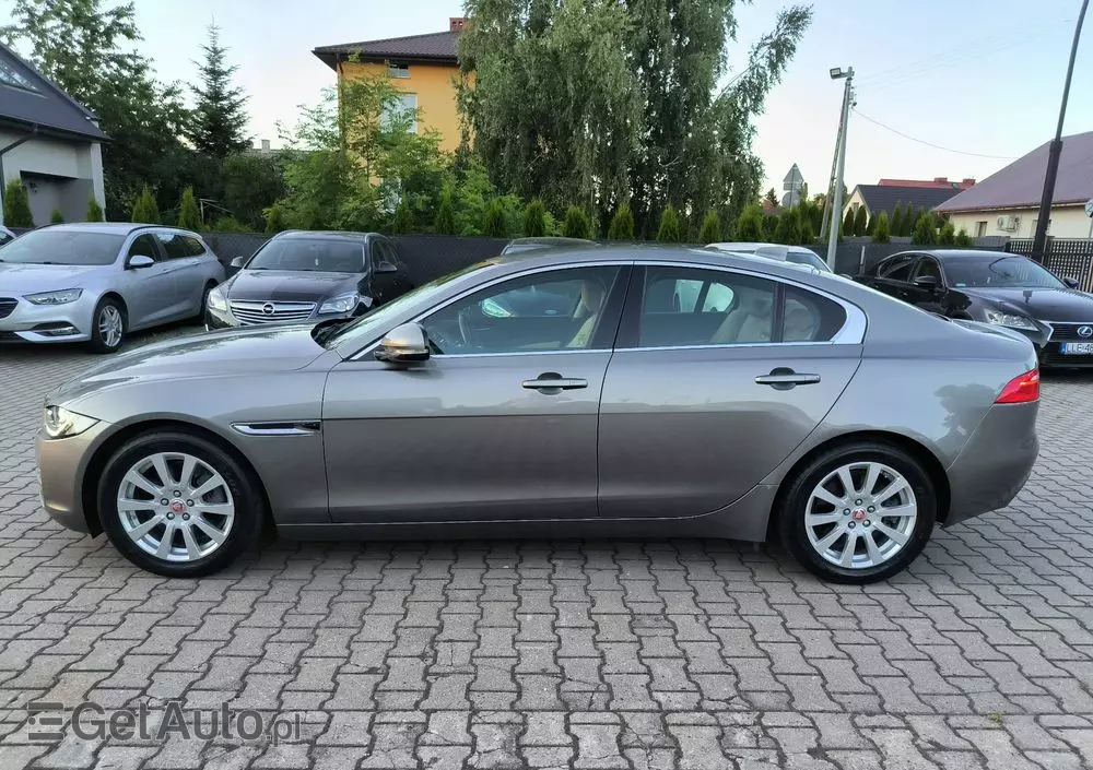 JAGUAR XE 2.0 T Prestige