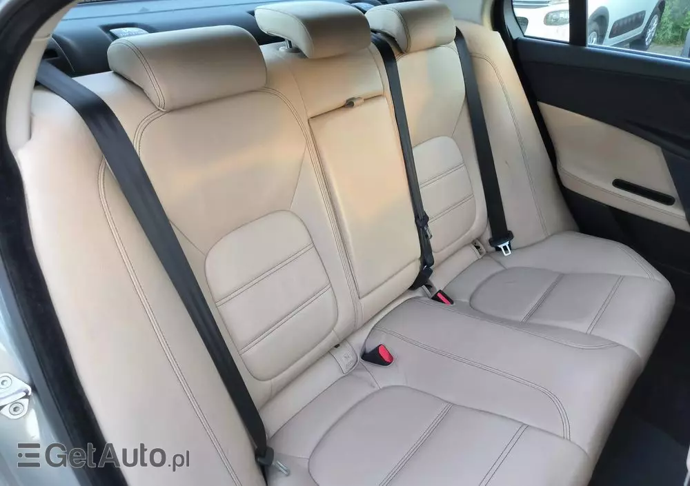 JAGUAR XE 2.0 T Prestige