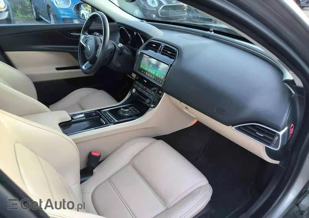 JAGUAR XE 2.0 T Prestige