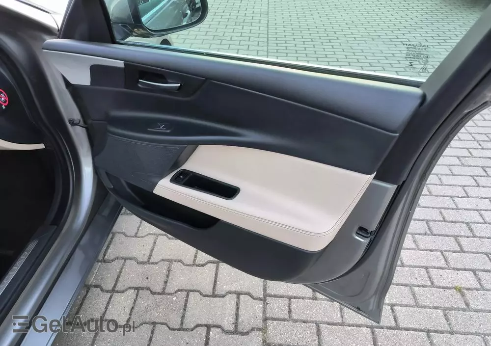 JAGUAR XE 2.0 T Prestige