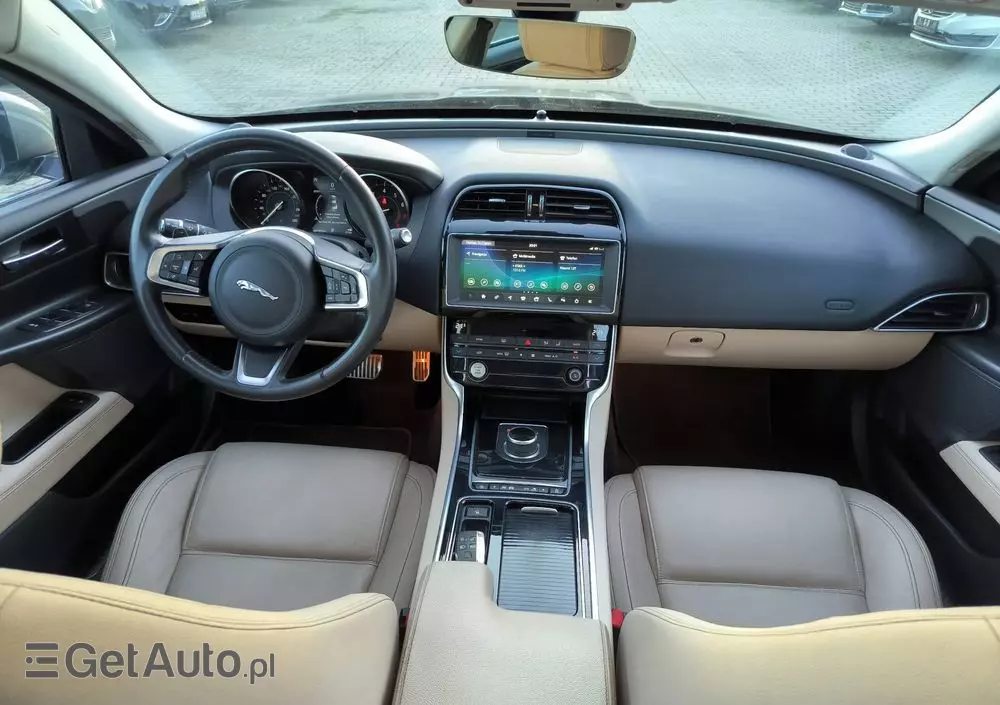 JAGUAR XE 2.0 T Prestige