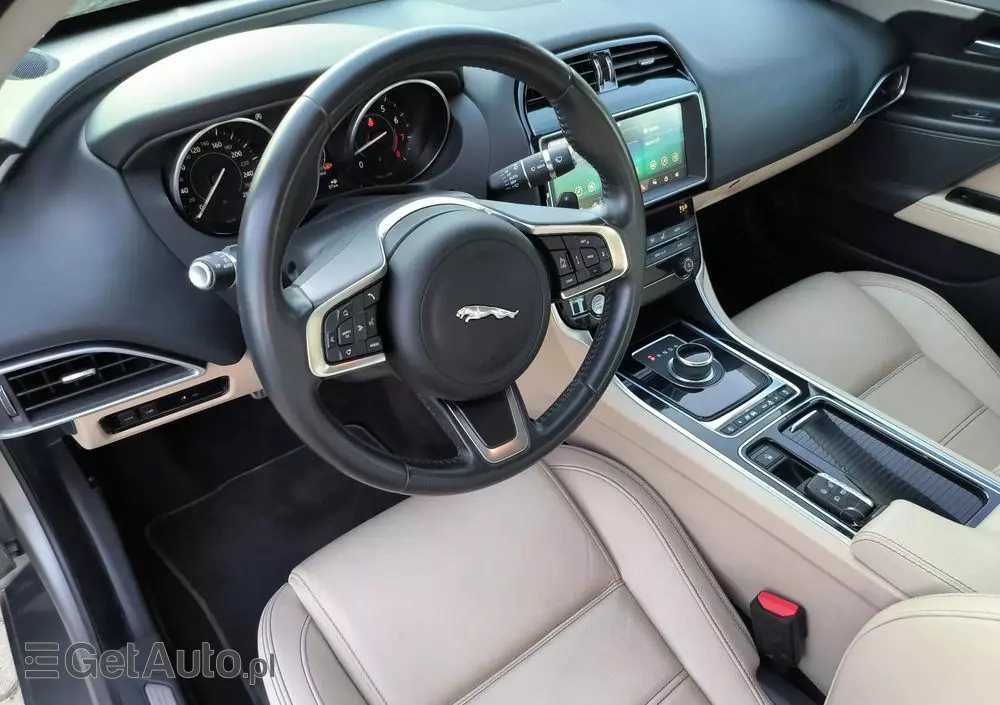 JAGUAR XE 2.0 T Prestige